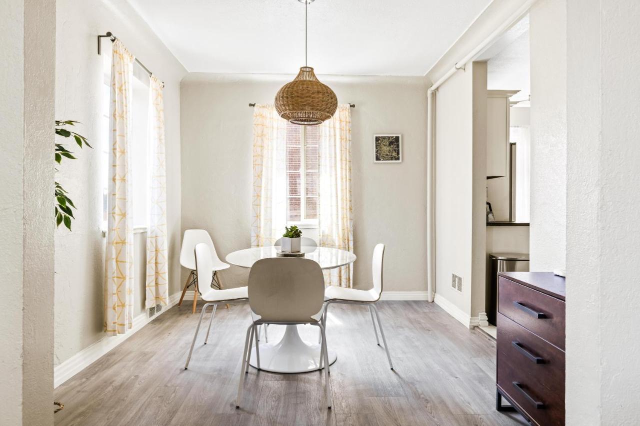 Stylish City Retreat - King Beds - Walk To Sloans Lake デンバー エクステリア 写真